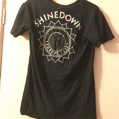 Step-by-Step Guide to Choosing the Perfect Shinedown Tour Shirt