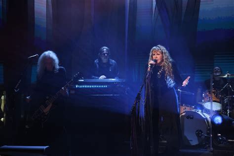 Stevie Nicks Takes Over SNL with Enchanting Performances and Captivating Stories