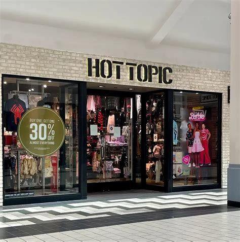 Stores Like Hot Topic: 29 Picks That'll Ignite Your Emo Heart