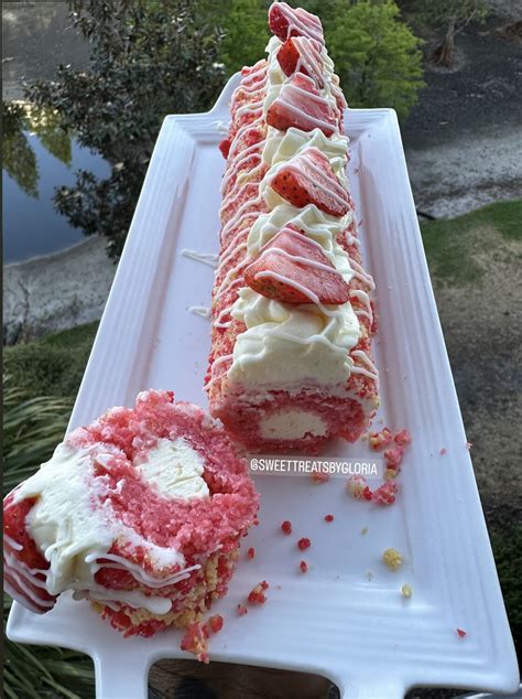 Strawberry Shortcake Sushi Roll: Strawberry Delight from Savory to Sweet