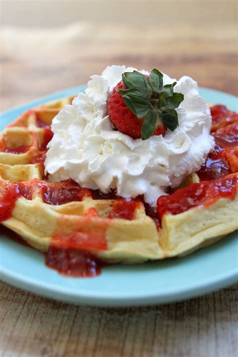 Strawberry Waffle Dunks: A Sweet Treat for Every Occasion