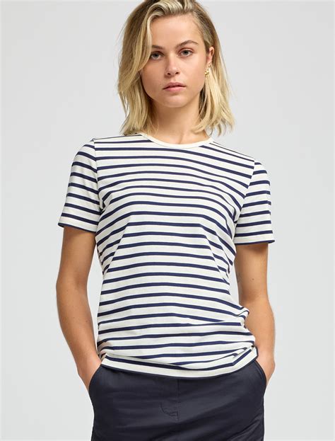 Striped Tee Shirts for Women: Timeless Style with Endless Possibilities