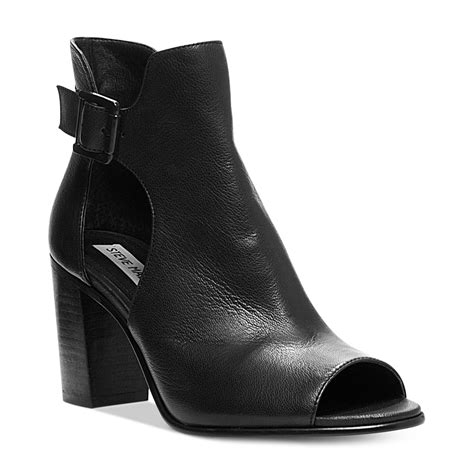 Style and Substance: An Extensive Guide to Steve Madden Black Booties