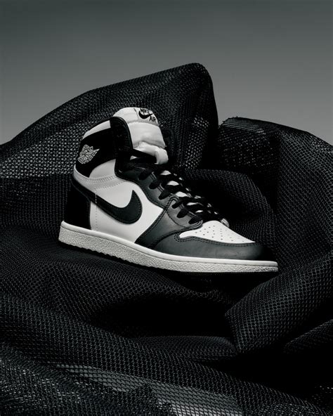 Style with Confidence: A Comprehensive Guide to Black and White Jordans