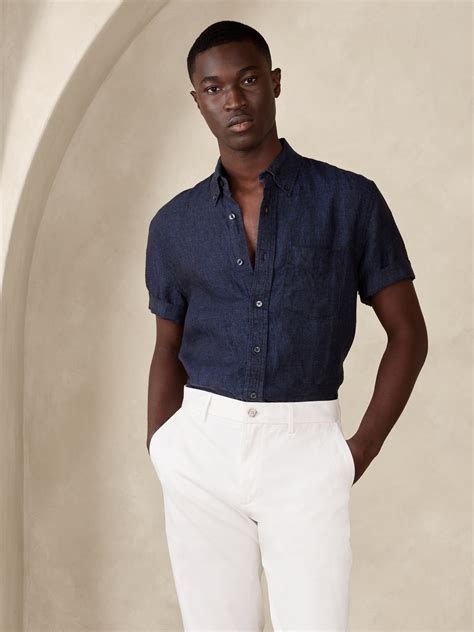 Styles of Banana Republic Men's Linen Shirts