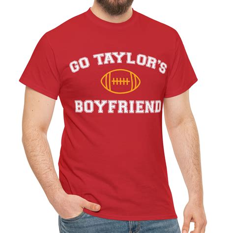 Styling Tips for Taylor's Boyfriend Shirt