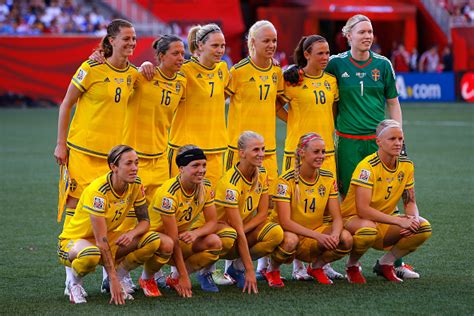 Suécia x Moldávia: Um Duelo de Gigantes no Futebol Feminino Europeu