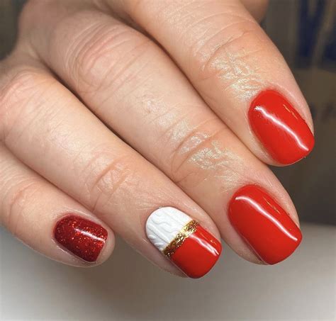 Subtle Christmas Nails That Will Make You The Talk of the Town