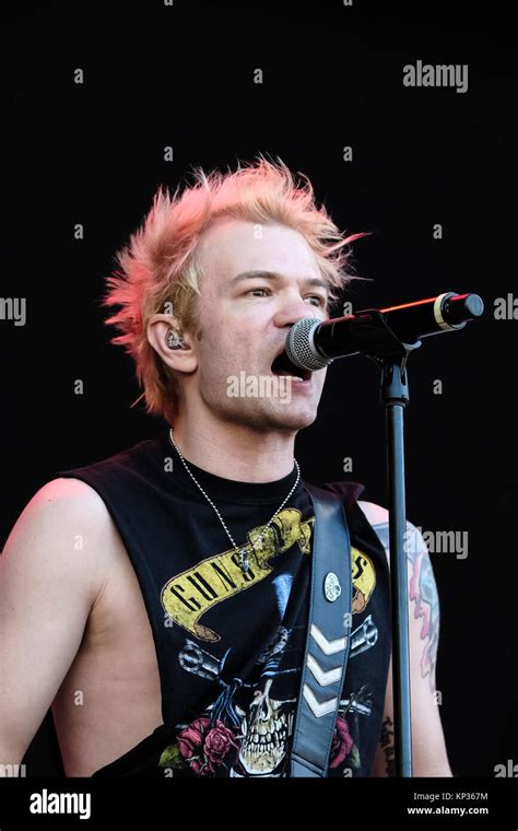 Sum 41: The Canadian Punk Rock Legends