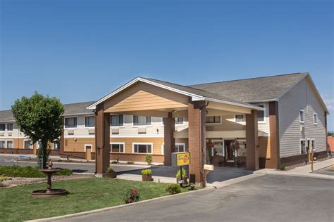 Super 8 by Wyndham Baker City: Your Gateway to Convenience and Comfort