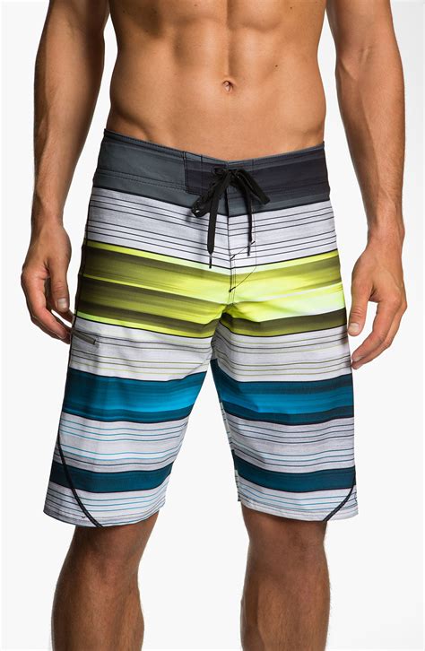 Surf's Up: An Ultimate Guide to O'Neill Shorts for Men & Women