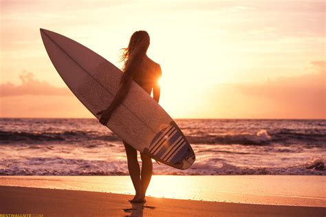 Surfer Girl Reader