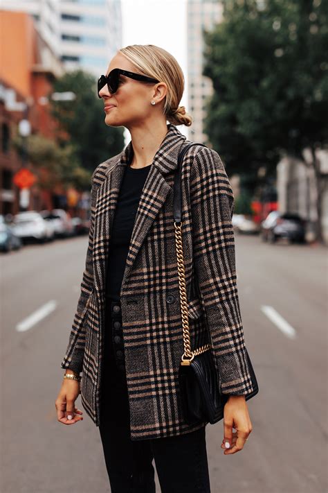 Sweater Blazers: The Perfect Transitional Piece for Fall