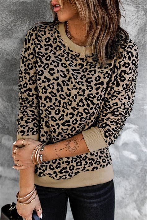 Sweatshirt Leopard Print: A Style Guide for All Body Types