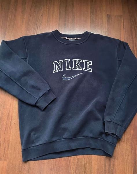 Sweatshirt Nike Vintage: A Timeless Classic Gets a Modern Twist