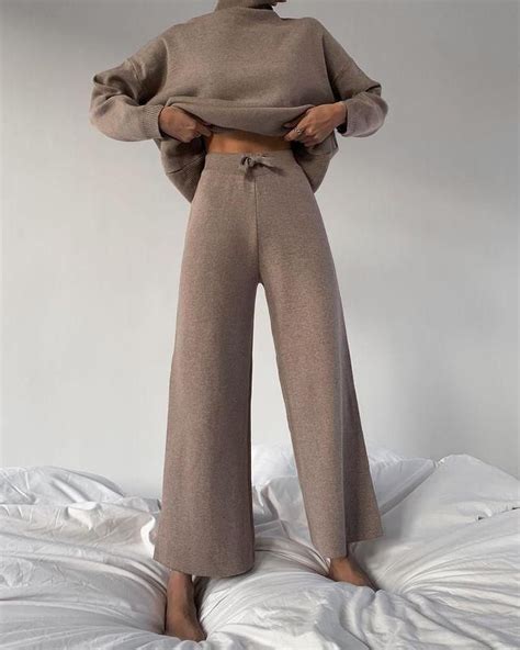 Sweatshirt with Pants: The Perfect Cold-Weather Ensemble