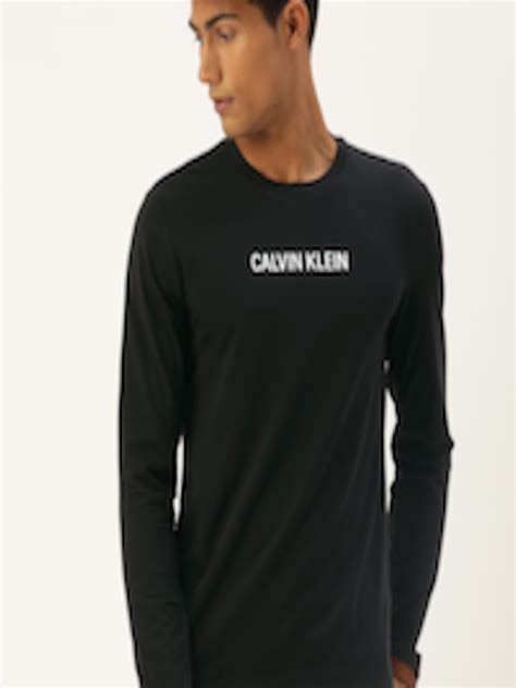 T-shirts Calvin Klein Jeans: Timeless Style and Modern Appeal