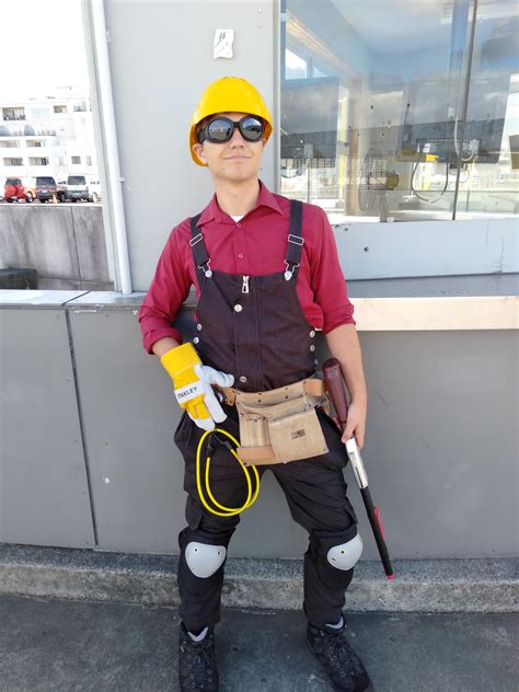 TF2 Engineer Cosplay: Gearing Up as the Master Builder