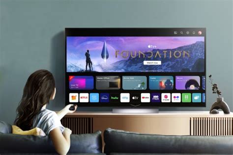 TVS Live: Enhancing Television Viewing Experience with Real-Time Updates and Immersive Content