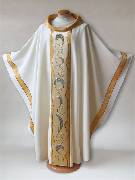 Tabard Pattern: Crafting the Perfect Embroidered Vestment