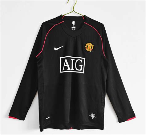 Table 1: 2008 Man U Jersey Kit Information