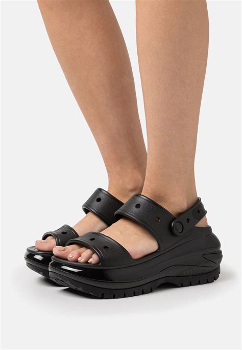 Table 1: Key Features of Crocs Crush Sandals