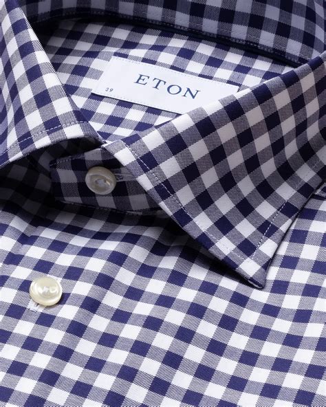 Table 1: Retailers that sell gingham shirts