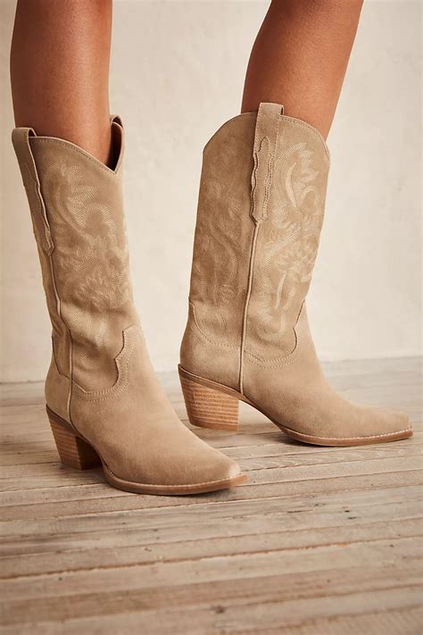 Tan Cowgirl Boots: The Ultimate Guide to Style, Comfort, and Tradition