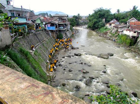 Tantangan yang Dihadapi Sungai Ciliwung