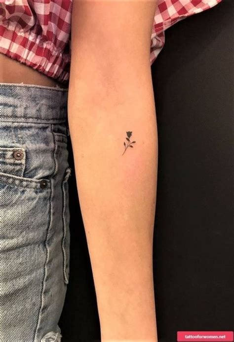 Tatuagem Pequena Feminina: um Guia Completo para Escolher, Cuidar e Remover