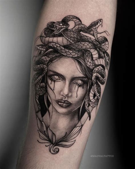 Tatuagem de Medusa: Significado, Simbolismo e Lendas