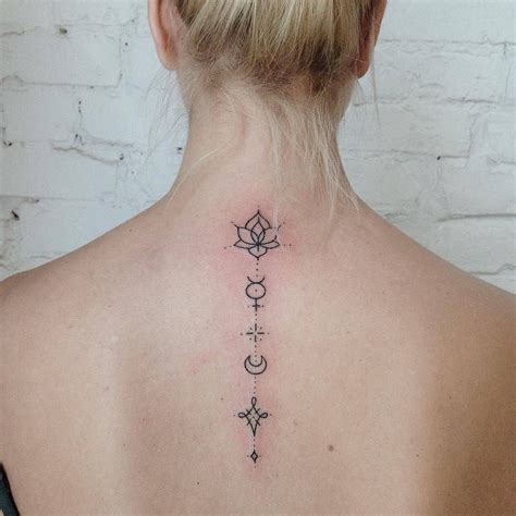 Tatuagens Delicadas nas Costas: Uma Forma de Expressão Subtil e Elegante