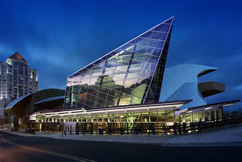 Taubman Museum of Art Roanoke: A Cultural Oasis in the Heart of Virginia