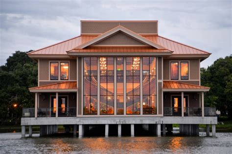 Tavares Pavilion on the Lake: A Waterfront Oasis for Entertainment, Recreation, and Celebration