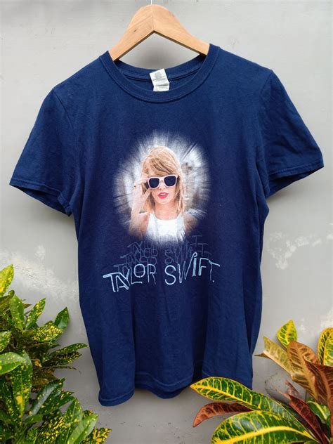 Taylor Swift's 1989 Tour Shirt: A Guide to the Iconic Merch