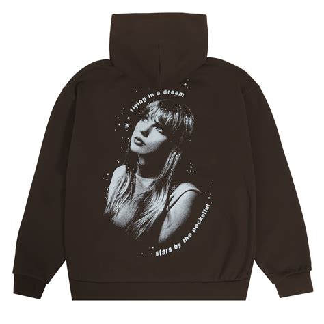 Taylor Swift Sweatshirts: A Timeless Fashion Statement