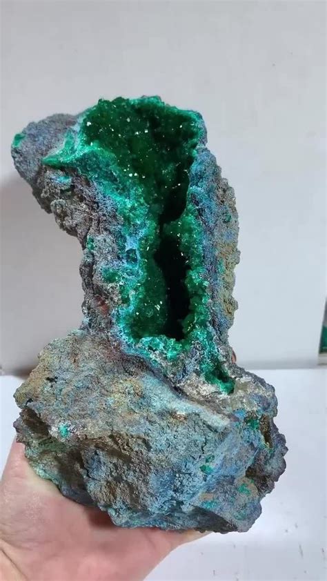 Teal Geode: Unlocking the Hidden Potential of This Enchanting Stone