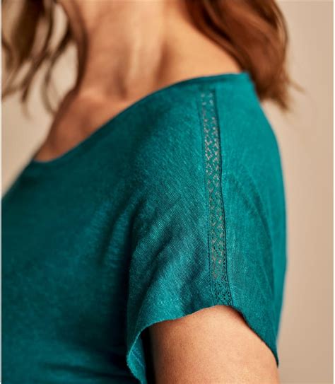 Teal T-Shirts for Women: A Versatile and Stylish Staple