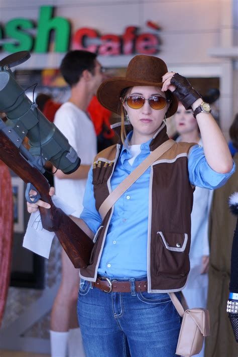 Team Fortress 2 Sniper Cosplay: A Masterpiece of Precision