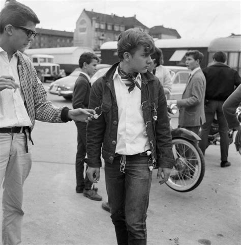 Teens of the 1950s: 10,000 Characters of Culture, Style, and Rebellion