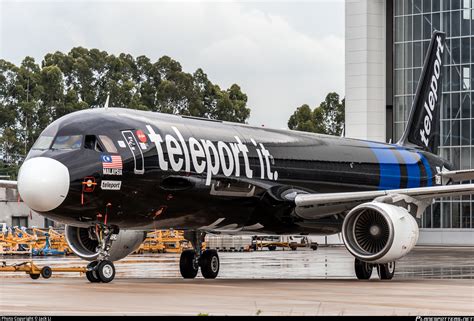 Teleporter Aligns with Plane for Unprecedented Flight