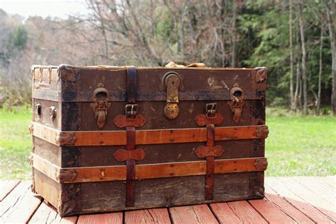 The 500-Year-Old Antique Black Trunk: Exploring History, Value, and Applications