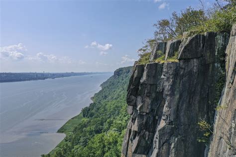 The 7,000-Foot Palisades at the Park: A Breathtaking Natural Wonder