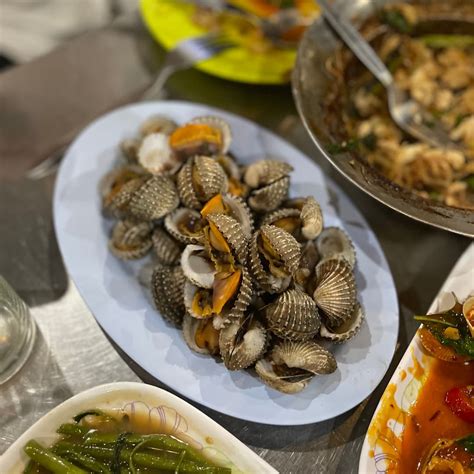 The 7 Best Seafood Restaurants in Bangkok
