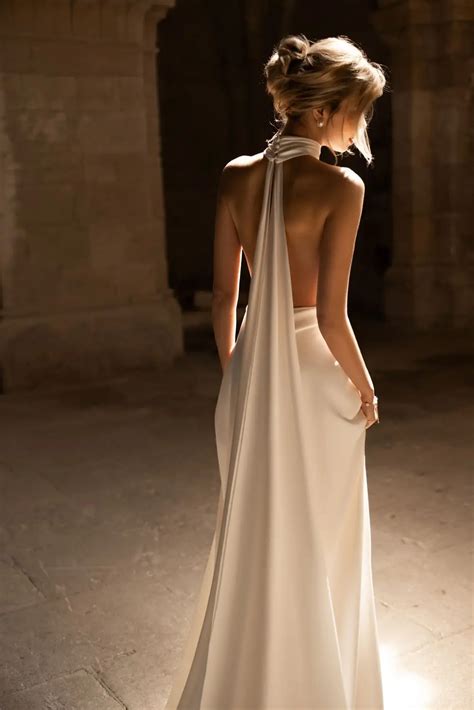 The Allure of Backless Wedding Dresses