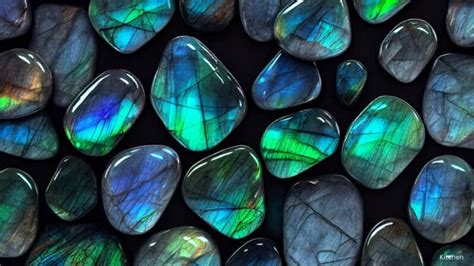 The Allure of Labradorite's Colors