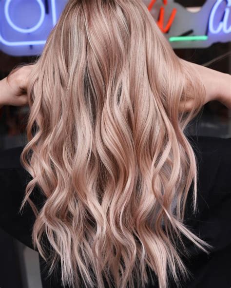 The Allure of Rose Gold Blonde Hair: A Comprehensive Guide to Achieving and Maintaining This Captivating Hue