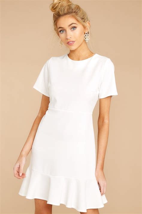 The Allure of Short Sleeve White Dresses