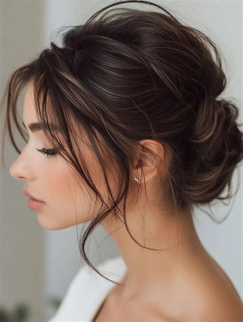 The Allure of the Messy Bun: A Guide to the Effortless Yet Chic Updo