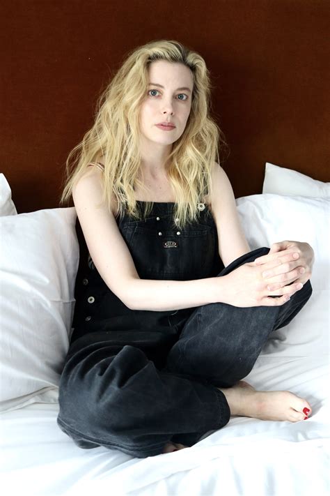 The Art of Empowerment: Unveiling the Confidence and Beauty of Gillian Jacobs Nude
